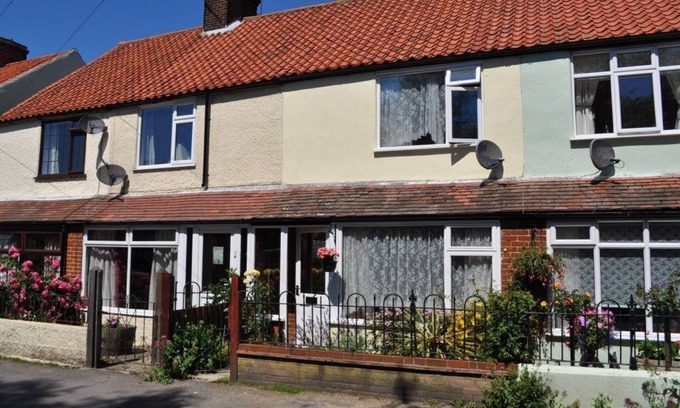 Sheringham Cottage | This delightful cottage located on Beeston Common, within walking distance of the town and beach