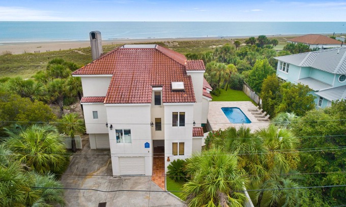 Tybee Island House | This is a wonderful 5 bedroom, 3 1/2 bath home and private beach crossover!