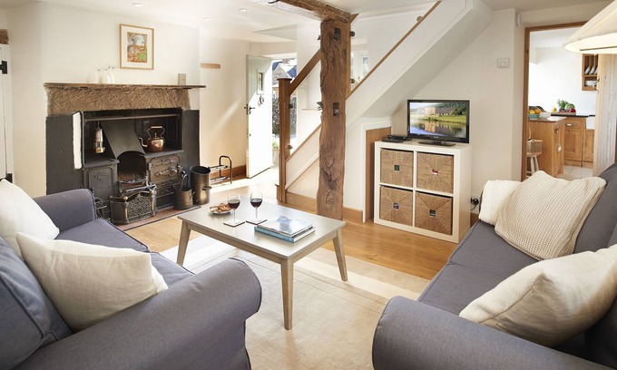 Great Longstone Cottage | This pretty limestone semi-detached cottage is in a quiet spot near Bakewell.