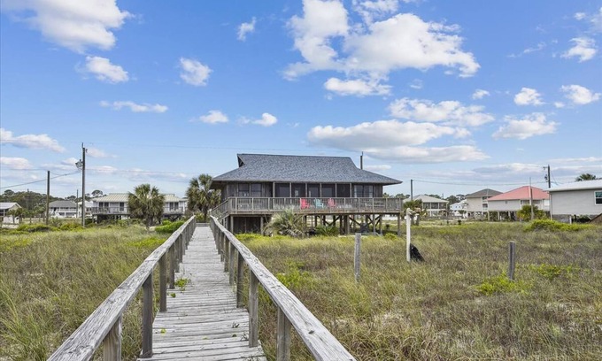 East End House | This Quintessential Beach Cottage Invites You To Indulge In The Essence Of The Beach
