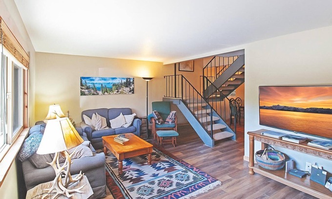Lake Forest Condo | Thompson's Landing-3 bedroom, 2.5 bath-Remodeled with great views from deck