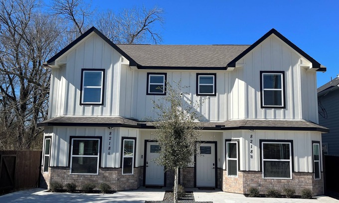 Southeast Houston House | Three-Bed Home w/POOL in Fabulous Houston Medical Center South - Sleeps 12