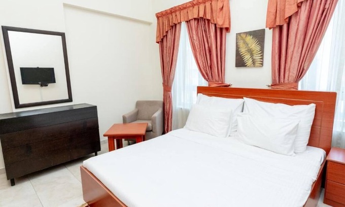 Al Mankhool House | Three Bedroom Apartment Near By Burjuman Mall