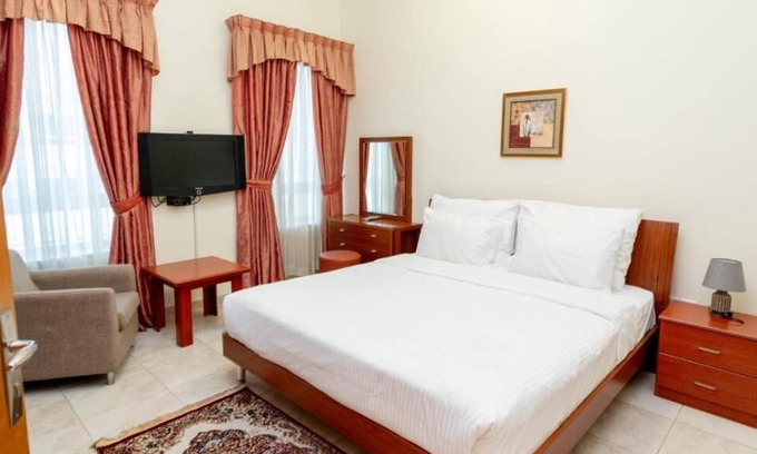 Al Mankhool House | Three Bedroom Apartment Near By Burjuman Mall Ab