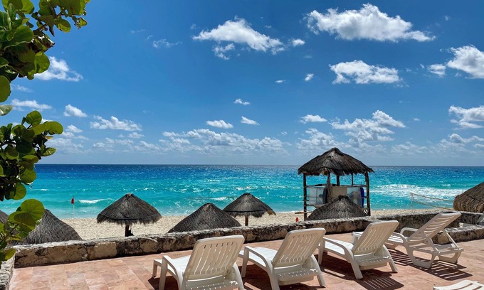 Zona Hotelera Villa | Three Bedroom Beach House