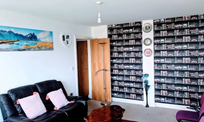 Vauxhall Apartment | Three bedroom flat,free parking by Anfield stadium