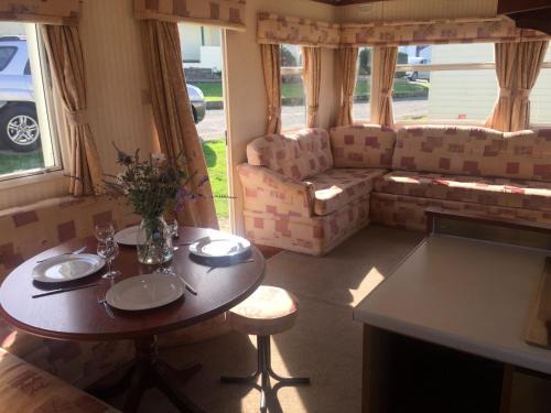 Westleigh House | Three bedroom Hartland Caravan