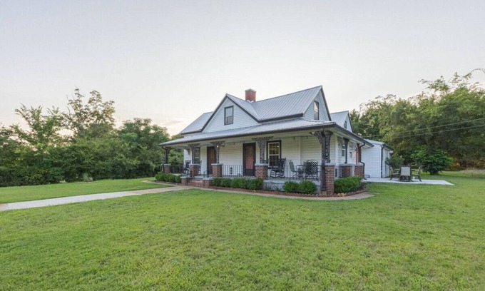 Athens House | Three bedroom house in United States of America, Athens