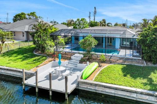Fort Myers House | Three Palms Retreat