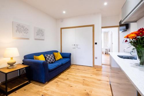 Pettistree House | Three Tuns Apartments - Ash