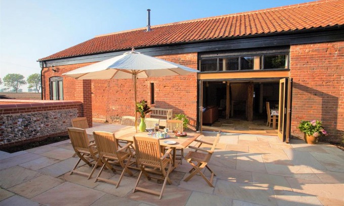 Winterton-on-Sea House | Threshing Barn