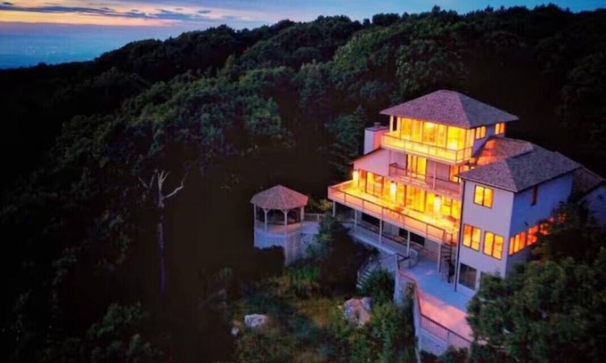 Nellysford House | Thrilling Views 5 min toSki HotTub Sauna Gym DogOK