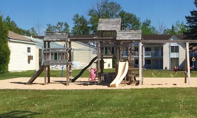 Mackinaw City Hotel | Thunderbird Inn
