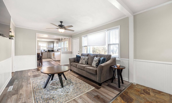 Central House | Tiger's Refuge: 2br/1ba home 10 min. from Clemson University