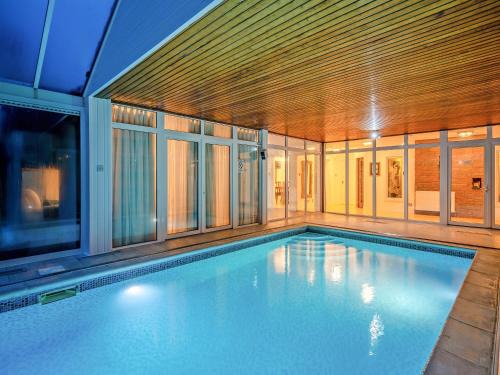 Dollar House | Tigh Na Beannaich