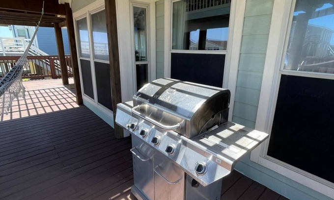 Galveston House | Tiki Paradise Water Front Home - 360° Oasis. Direct water access. Pet Friendly