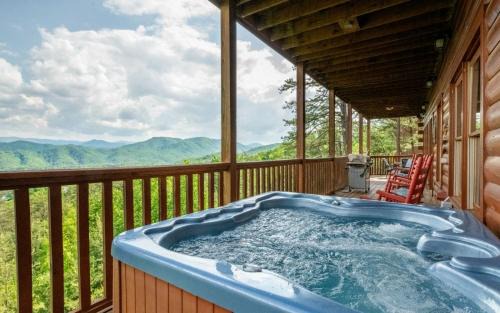 Gatlinburg - Pigeon Forge Villa | Tils Den