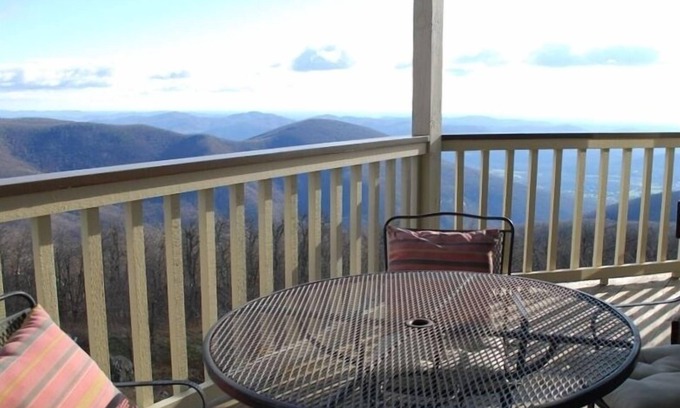 Chestnut Springs Condo | Time to Book for Spring and Summer.Amazing Views and 5-Star Amenities