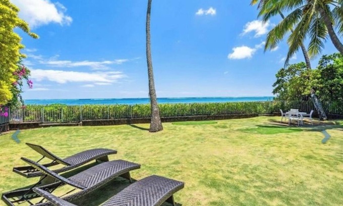 Eastern Honolulu House | Timeless Ossipoff, Beachfront Oasis