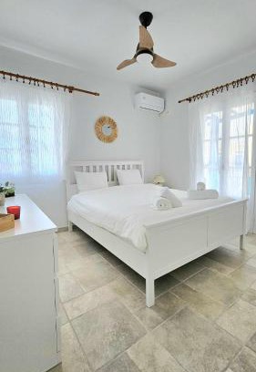 Tinos House | Tinos Seaside Gem - Cycladic 2BR 500m from Center