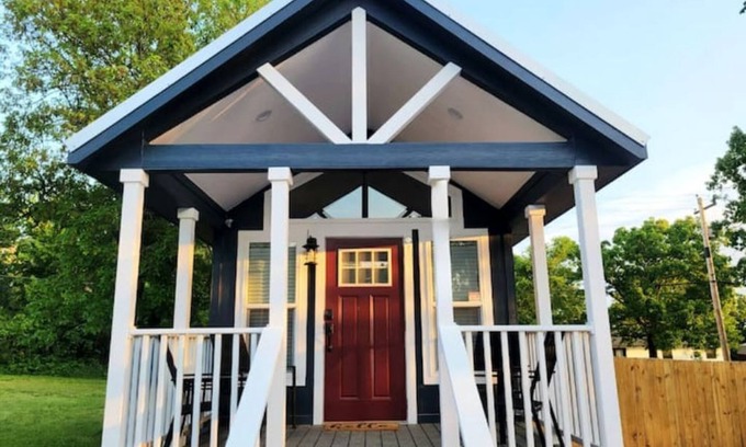 Vian House | Tiny Getaway at Ten Killer