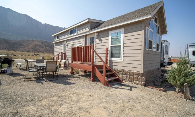 Moab South Valley House | Tiny Home #6 - Tiny Home #6 FunStays Tiny Home