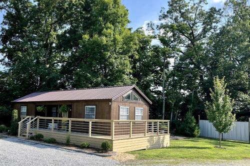 Marion House | Tiny House Cabin in Marion, IL