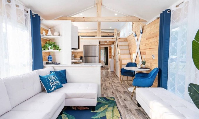 Guntersville Cottage | Tiny House Cabin w/Private Firepit + Boat Parking Mins to Boat Ramps