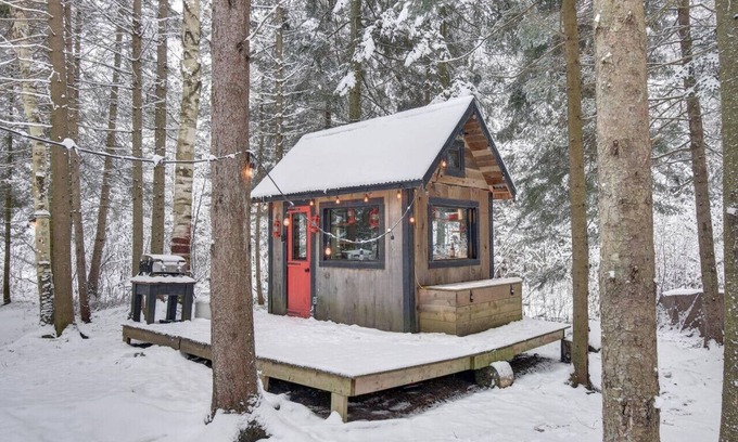 Saint-Faustin-Lac-Carre Cabin | Tiny House | Tremblant | 2ppl | Electricity | Heat