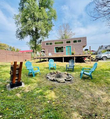 Stockdale Villa | Tiny Retreat on High