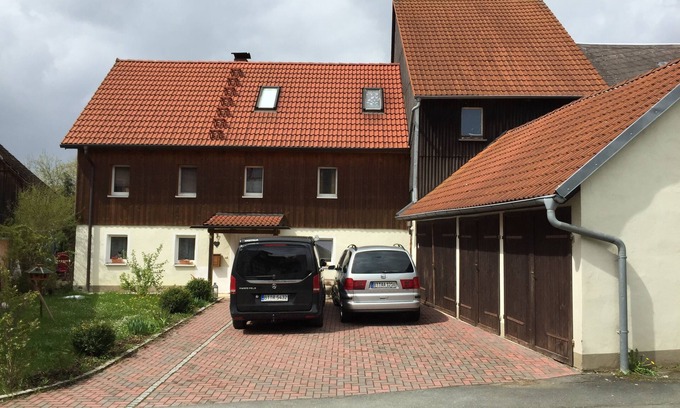 Mistelgau House | To Bayreuth only 9 km, family friendly, living area 220 m2, free parking, air conditioning, terrace