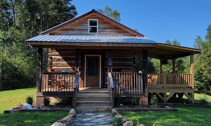 Westfield Cabin | Tobacco barn cabin with trails, fishing and hiking