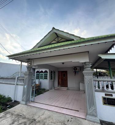 Kampung Pengkalan Maras House | Tokku's House Stadium Gong Badak Drawbridge Umt Unisza Mydin Gong Badak Airport Lapangan Terbang Sultan Mahmud Pantai Miami