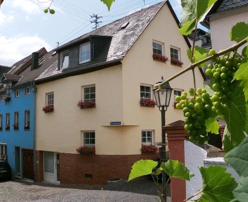 Uerzig House | Tolles Ferienhaus An Der Mosel Für 10 Personen