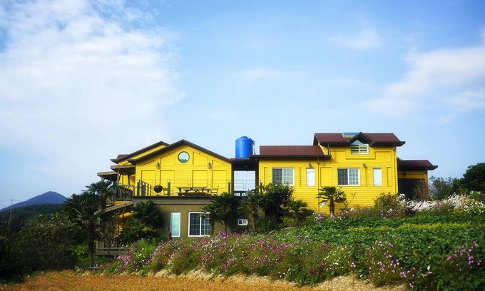 Yongnam-myeon Condo | Tongyeong MongDol House