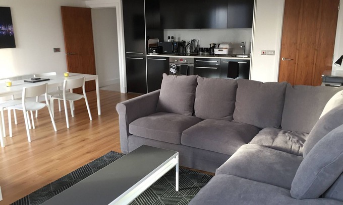 Ipswich Apartment | Toothbrush Apartments - Ipswich Waterfront - Quayside