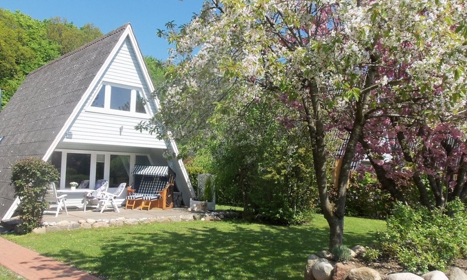 Damp House | TOP facilities, close to the beach, very quiet location near the forest, large garden, WLAN