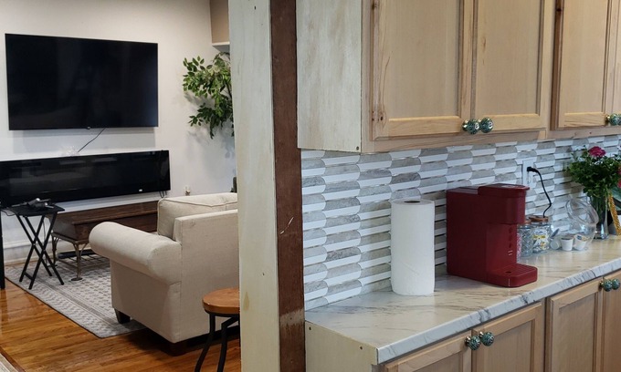 Wilmington Bed & Breakfast | Top-Floor 1BR-Walk to Everything-Safe, Quiet, Beautiful Home and Block to be on!