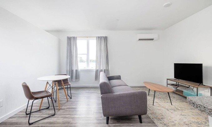 Clarksville Apartment | Top Floor Apartment Downtown Clarksville