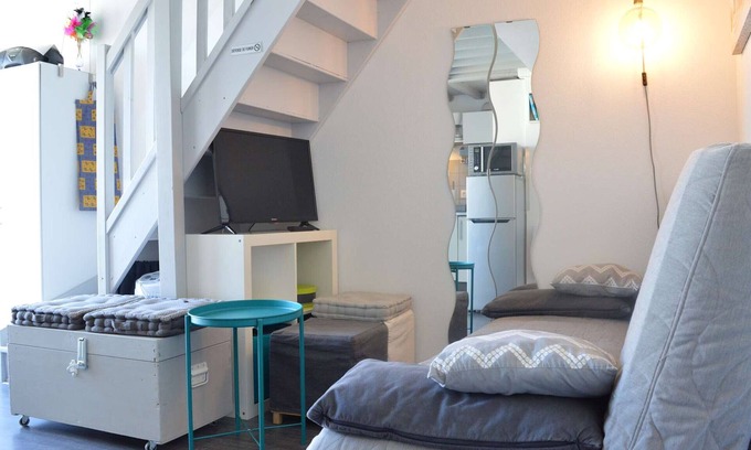 Narbonne-Plage Apartment | Top-Floor Apt, 2 Rooms, 4 Guests, Pool, Parking, Narbonne Beach