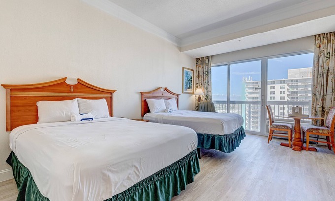 Ortona Park Hotel | Top-floor oceanfront gem with gym & high-speed WiFi