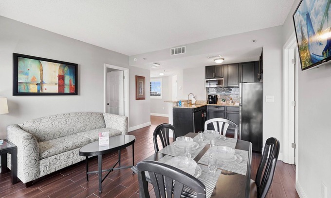 Florida Center Condo | Top Floor, pool and lake view close to Universal