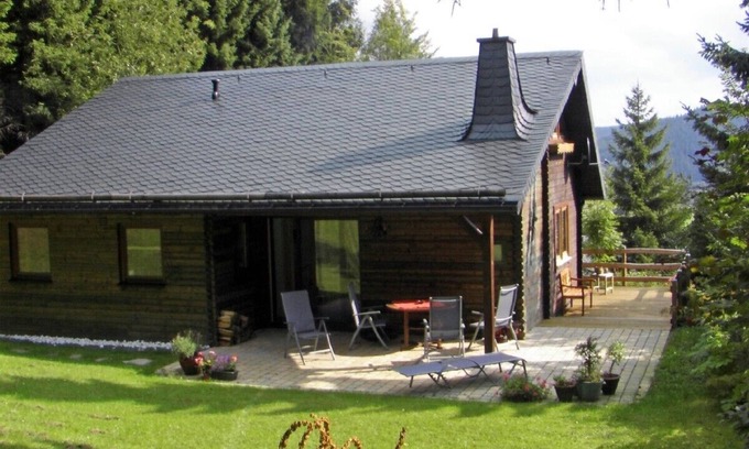 Ortsmitte Ski Chalet | Top location Willingen with panoramic view directly at the forest and ski slope.