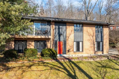 Roselawn Finance House | Top Notch City Escape A Fusion of Rest and Fun