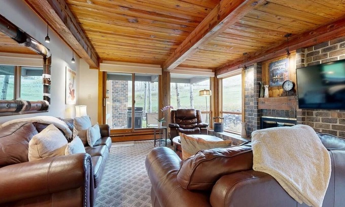 Snowmass Village Condo | Top of the Village - Slope 207