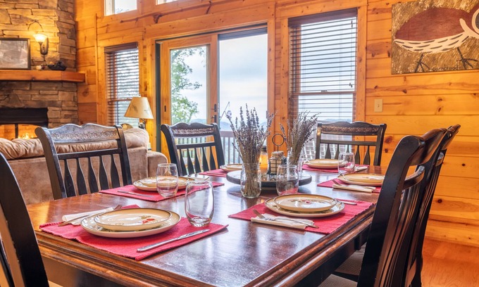 Wolf Laurel Cabin | Top view on the mountain!~Sunsets & luxury for 10~Hatley Pointe ski-in/ski-out~