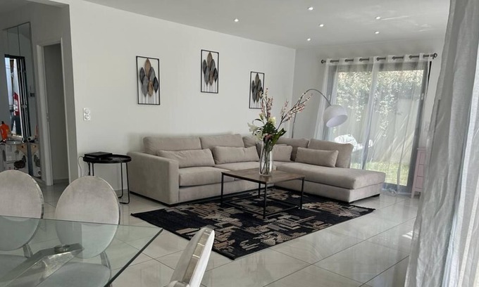 Orange Villa | Top Villa 1