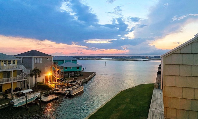 Topsail Beach House | Topsail Beach! Have it all! Beach, Sound, Pool, Docks!