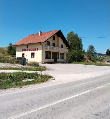Sokolac Apartment | Topsan Prenociste Rooms