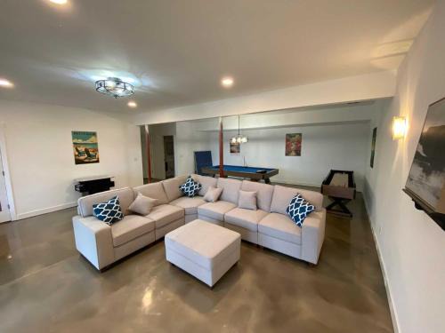 Kewadin House | Torch Lake Blue 4BDR Beachfront House ➠ 2364
